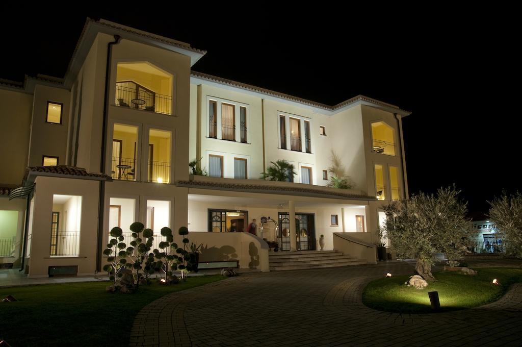 Best Western Premier Villa Fabiano Palace Hotel Rende Exterior foto